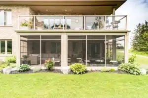 Screen Rooms Model 100 with a stylish enclosed patio.